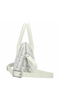 Sac à main blanc avec des motifs géométriques noirs, affichant une fermeture zippée, deux poignées debout et une bandoulière amovible. Texture en cuir lisse.