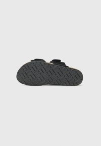 Thumbnail Image 5