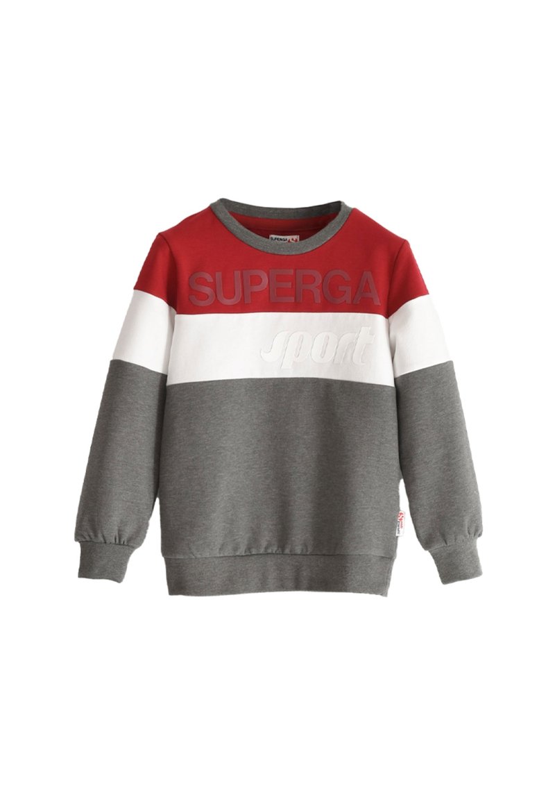 Sudadera gris con rayas horizontales rojas y blancas. Presenta "SUPERGA" en texto negrita y "sport" en relieve. Tejido suave y puños acanalados.
