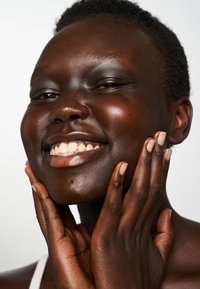 Revolution PRO REVOLUTION PRO HYDRA BRIGHT PRIMER - Primer - nude