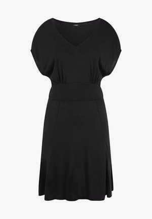 Abito nero realizzato in un tessuto morbido e flessibile. Presenta una scollatura a V, maniche corte e ampie, e una vita aderente che si allarga in una gonna di lunghezza al ginocchio.