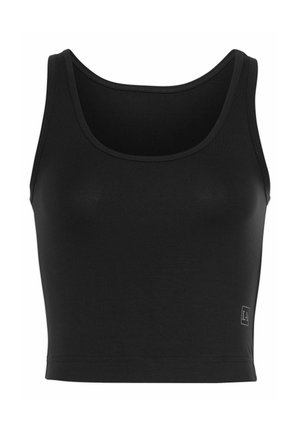 Schwarzes kurz geschnittenes Tanktop mit breiten Schulterträgern und kleinem „LA“-Logo nahe dem unteren Saum auf der rechten Seite.