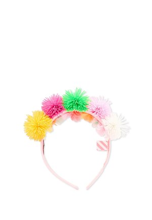 Opaska na głowę z sześcioma kolorowymi pomponami w kolorach żółtym, różowym, zielonym i białym, równomiernie rozmieszczonymi na jasnoróżowej plastikowej opasce.