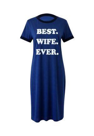 Granatowa sukienka o krótkim rękawie z białym napisem "NAJLEPSZA. ŻONA. KIEDYKOLWIEK." z przodu, okrągłym dekoltem i kontrastowymi mankietami.