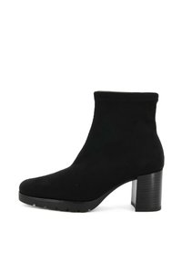 Stivale alla caviglia nero in suede, con una superficie liscia, punta quadrata e tacco a blocco con finitura testurizzata.