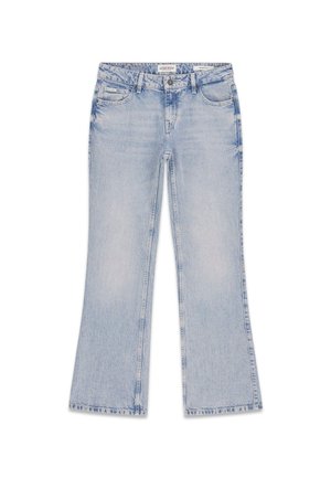 Jean en denim bleu clair avec un bas évasé, cinq poches et passants de ceinture. Texture délavée sur toute la surface avec une fermeture classique à boutons et fermeture éclair.