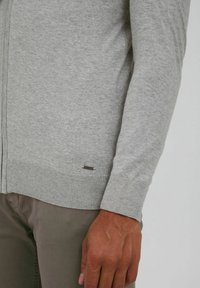 Thumbnail Image 5