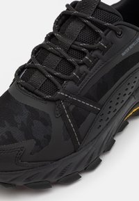 Skechers MAX PROTECT - Trainers - schwarz