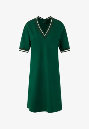 Groen korte mouw jurk met V-hals, donker en wit gestreepte rand aan de halslijn en mouwboorden, kniehoog met een eenvoudige pasvorm.