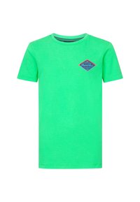 Groene katoenen T-shirt met korte mouwen, een ronde hals en een diamantvormig blauw en rood logo op de borst. Glad textuur, casual ontwerp.