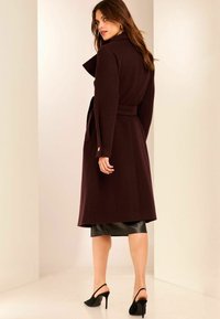 Lipsy NECK WRAP BELTED WITH - Klasisks mētelis - red
