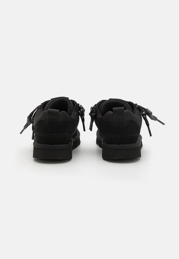 LOWMEL UNISEX - Trainers3