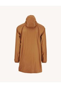 Parka marrone impermeabile con cappuccio, maniche lunghe, polsini elasticizzati e vestibilità rilassata. Tessuto liscio con un design semplice e senza cuciture.