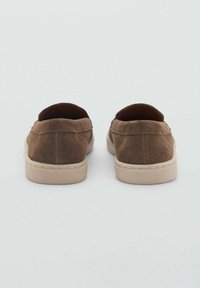 Thumbnail Image 4