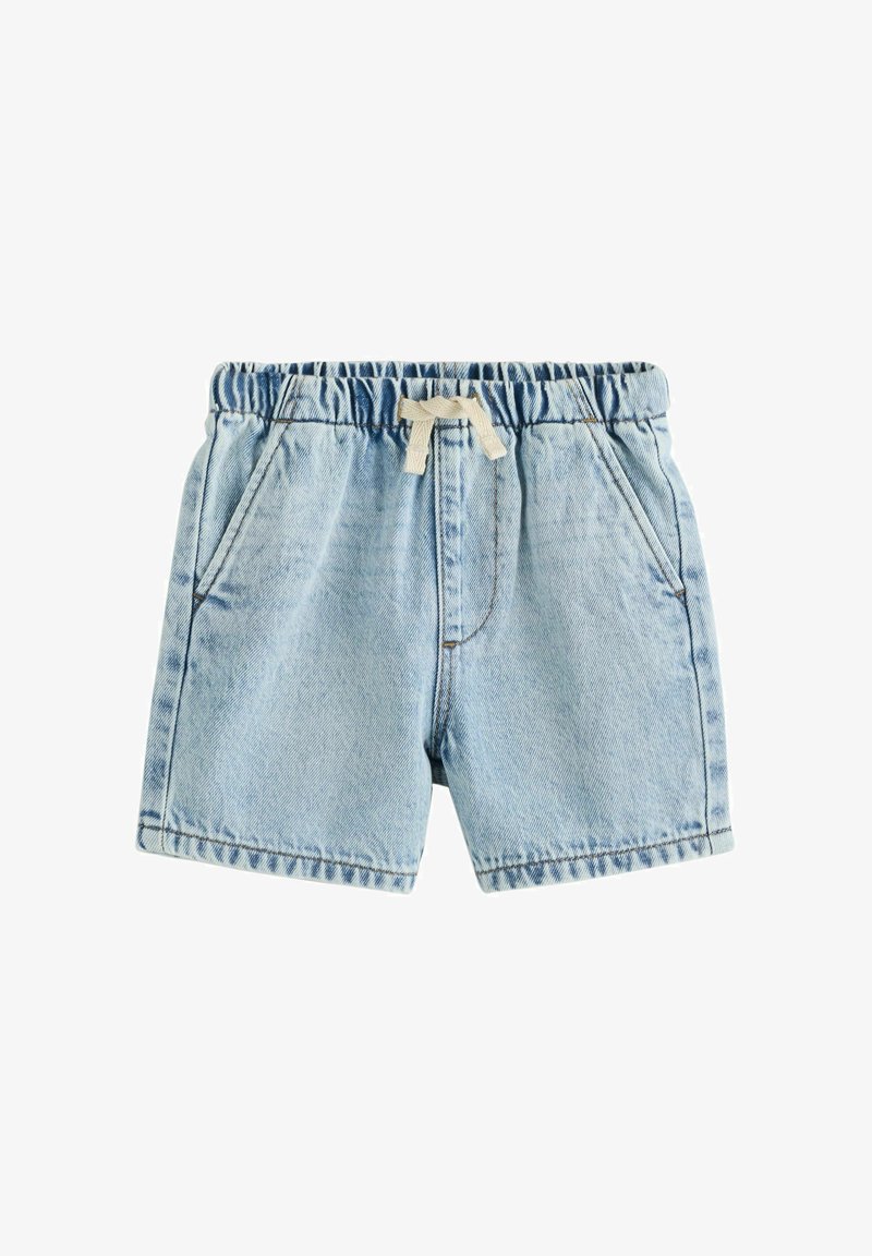 Shorts en denim bleu clair avec une taille élastique et un cordon de serrage, comprenant deux poches latérales et une coupe droite.