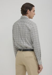 Calliope À MOTIFS FLORAUX - Camicia - une variante