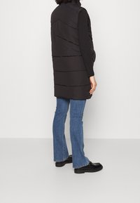 ONLY MATERNITY Weste - black