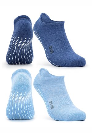 Zwei Paar niedrig geschnittene rutschfeste Socken in Dunkelblau und Hellblau, Vorder- und Sohlenansicht mit weißen Grip-Punkten an den Sohlen.