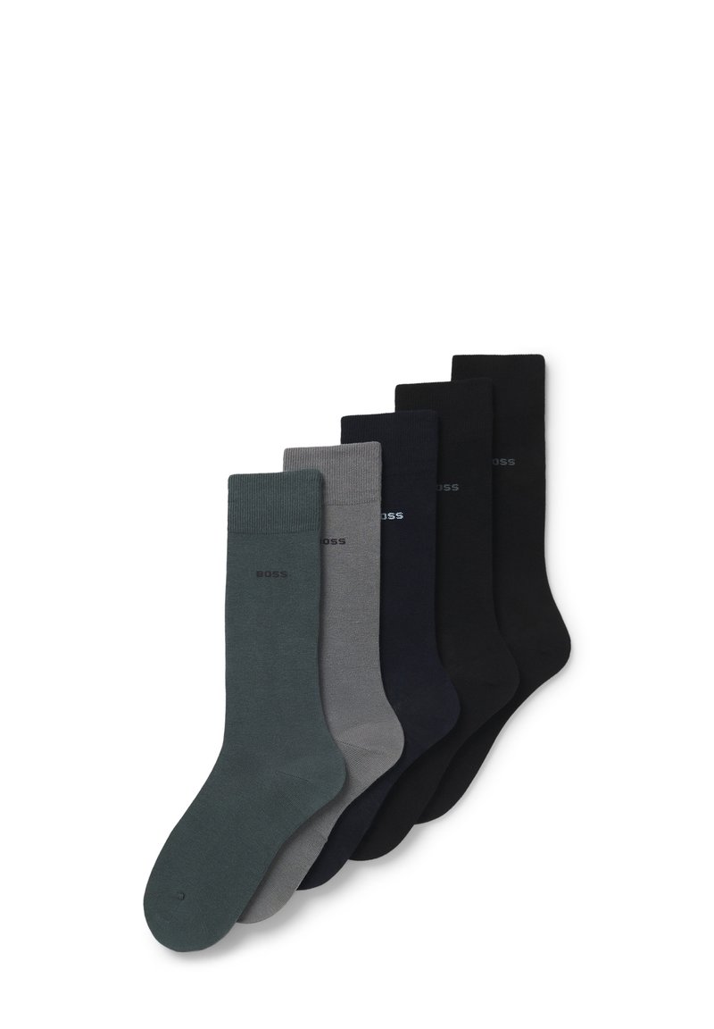 Fünf Paar Mid-Calf-Socken in Dunkelgrün, Grau, Marineblau und Schwarz, jeweils mit einem kleinen "BOSS"-Logo nahe dem oberen Bund.