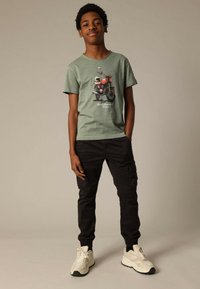 DEELUXE KINAN - T-shirt imprimé - Eucalyptus