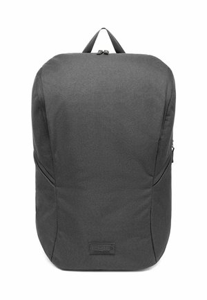Sac à dos minimaliste gris foncé avec poignée supérieure, fermeture double zip, poches latérales zippées et écusson avec logo "EPIC" sur le bas à l'avant.