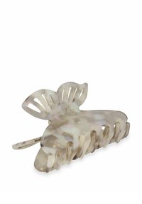 Translucente haarspeld in de vorm van een vlinder, gemaakt van plastic. Beschikt over uitgesneden accenten, een gestructureerd oppervlak en een parelmoerafwerking.