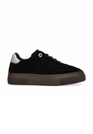 - Sneakersy niskie