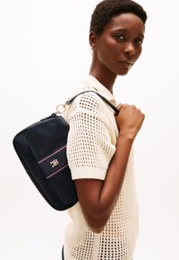 Tommy Hilfiger POPPY CROSSOVER - Sac bandoulière - blue
