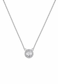 Collar de plata con una piedra preciosa ovalada y clara rodeada por un halo texturizado. La cadena es delicada, con eslabones entrelazados.