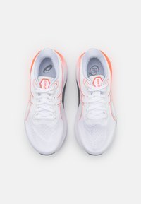 ASICS GEL-KAYANO 30 - Tenisice za cestovno trčanje - white/sunrise red