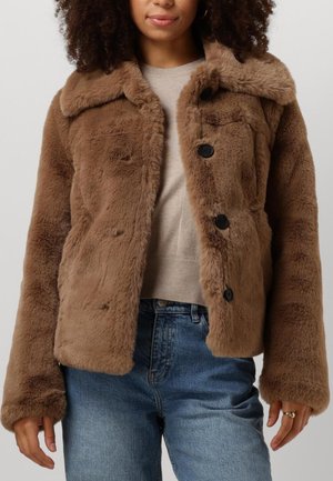 Winter jacket - camel
