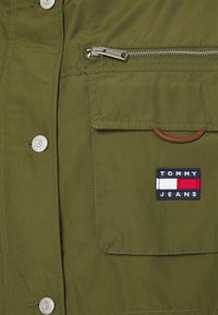 Tommy Jeans Curve Lichte jas - khaki