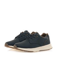 Sneaker blu scuro realizzati in pelle liscia con una suola beige chiaro, dotati di lacci tondi e cuciture decorative in marrone.