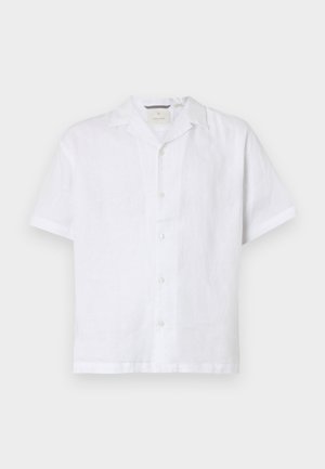 Chemise blanche à manches courtes en lin léger, dotée d'un col camp et d'un boutonnière à l'avant avec des boutons décoratifs.