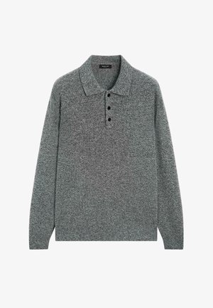 Gråstickad polotröja med strukturerad yta, treknappsknäppning och klassisk krage. Långa ärmar och ribbad fåll.