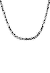 Collana a catena d'argento con un intricato motivo intrecciato. Anelli lisci e arrotondati creano un design flessibile e lucido.