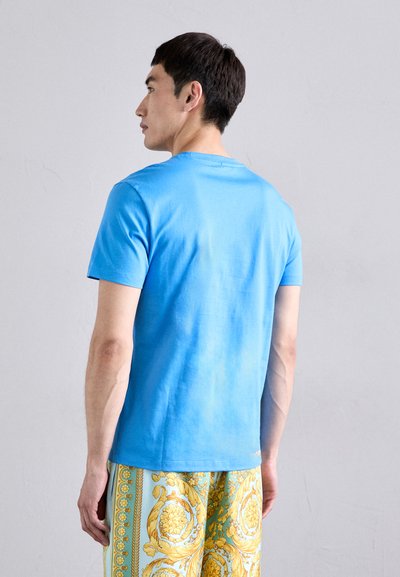 Versace HOTFIX FOUNTAIN CREST EMBROIDERY - T-shirt imprimé - bright blue