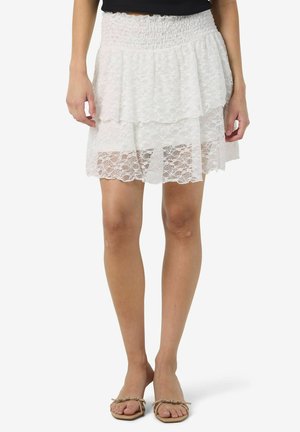 Noisy May NMISABEL NW SHORT LAYERED SKIRT JRS - Jupe trapèze - cloud dancer