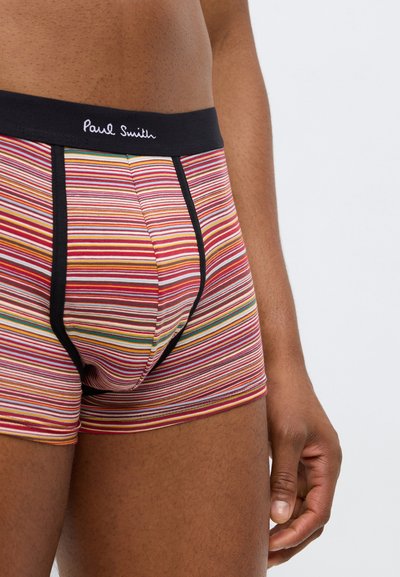 Ριγωτά ανδρικά εσώρουχα boxer σε πολλαπλά χρώματα, με μαύρη μέση που φέρει το λογότυπο "Paul Smith", εφαρμοστή γραμμή και απαλό ύφασμα.