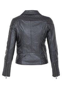 Schwarze Lederjacke mit gestepptem Schulter- und Seitenakzent, detaillierter Nahtverarbeitung und standardmäßigem Kragen. Verfügt über Reißverschlüsse an den Manschetten.