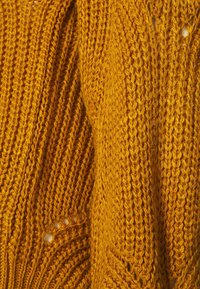 Pieces Maternity Svetr - dark yellow