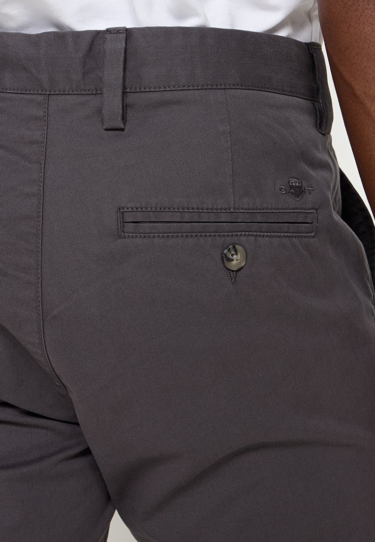 SLIM FIT