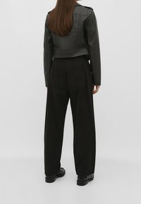 Stradivarius Broek - black