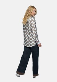 Emily van den Bergh Hemdbluse - white/taupe geometric