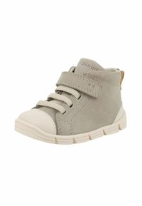 Scarpa alta in suede grigio con punta rinforzata, lacci elastici e una fascia in Velcro. Presenta suola di colore chiaro e un piccolo dettaglio a forma di sorriso.