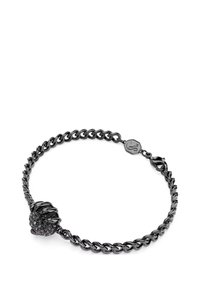 Schwarzes Metallkettenarmband mit einem runden, strukturierten Mittelstück, das mit kleinen schwarzen Steinen verziert ist, und einem sicheren Verschluss.