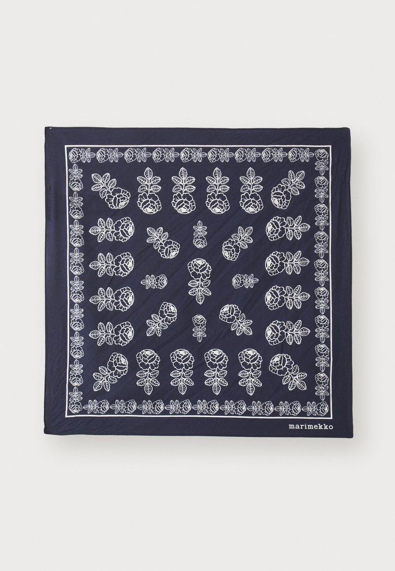 Marineblått skjerf med hvite blomsterdesign og декоративdetaljer, kantet med en hvit kant. Laget av et glatt stoff.