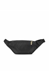 Czarna saszetka na biodra z tłoczonym wzorem logo, zamykaną na zamek kieszenią, regulowanym paskiem i złotymi elementami wykończeniowymi.