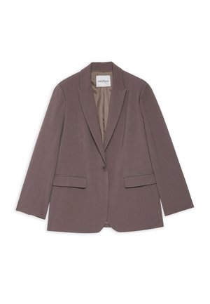 Veste mauve à bouton unique avec revers crantés et deux poches à rabat sur le devant, montrant une doublure intérieure marron clair.