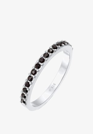 Silber 925 Ring mit einem Band, das mit runden, facettierten schwarzen Edelsteinen besetzt ist, und einem glatten, polierten Finish sowie filigranen Edelsteinfassungen.